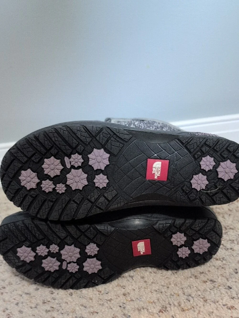 The North Face Women's Mid Thermoball  Insulated Winter Boot Size 7